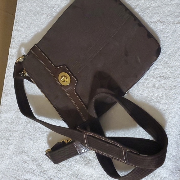 Handbag - Picture 3 of 4